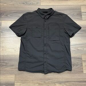 Arc’teryx Vintage Short Sleeve Button Down Shirt in Gray Size Large